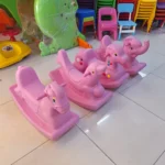 producto-balancin-caballito-rosado-2-1.webp