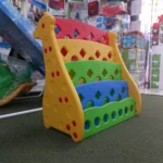 producto-organizador-infantil-de-libros-jirafa-2-1.webp
